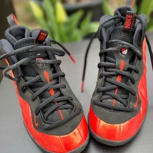 Black/Orange Nike Foamposite- Boy size 2Y